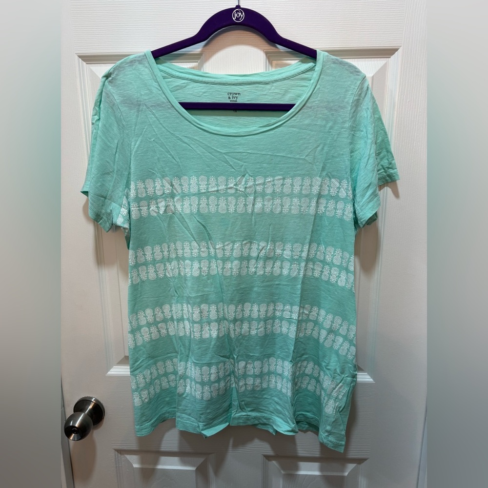 Women’s Crown and Ivy Graphic Tee Size 1X